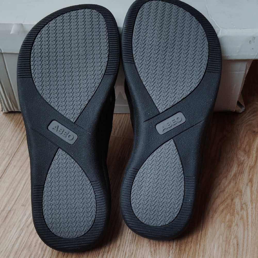 ABEO Black Women's Leather Maddie Flip-Flops - Picture 11 of 12